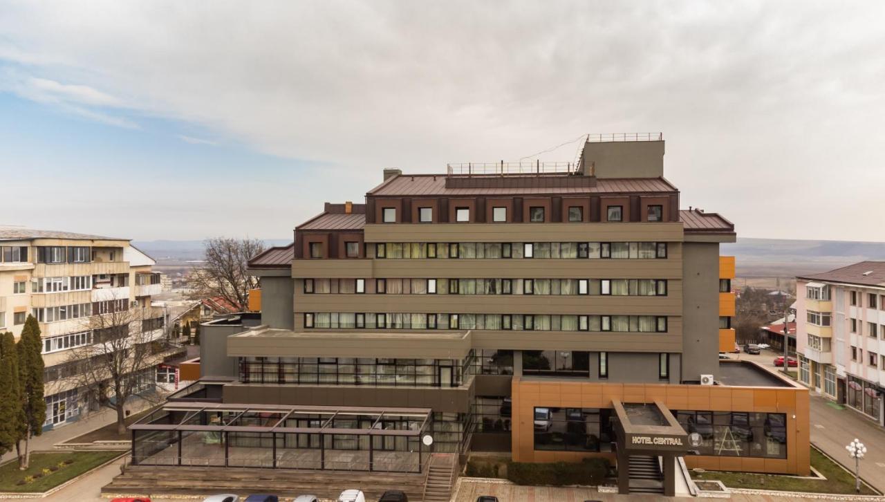 Hotel Central Pascani エクステリア 写真