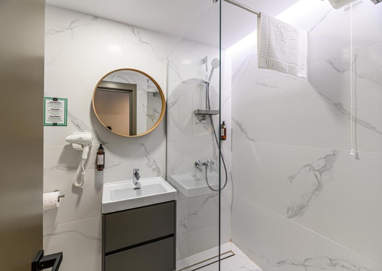 Hotel Central Pascani エクステリア 写真
