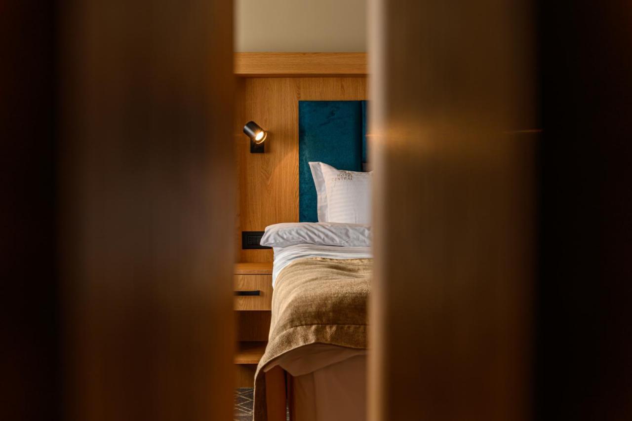 Hotel Central Pascani エクステリア 写真