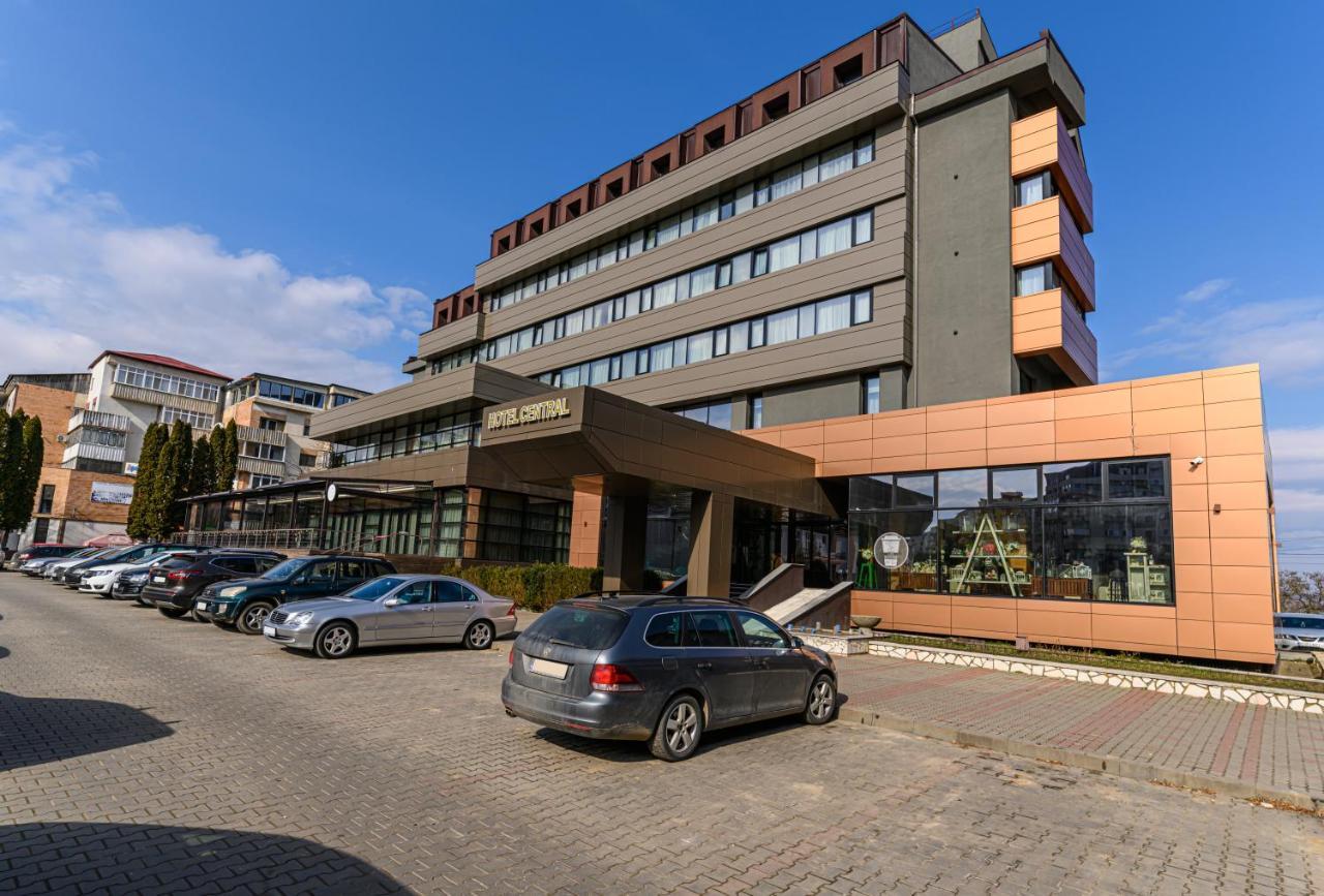 Hotel Central Pascani エクステリア 写真