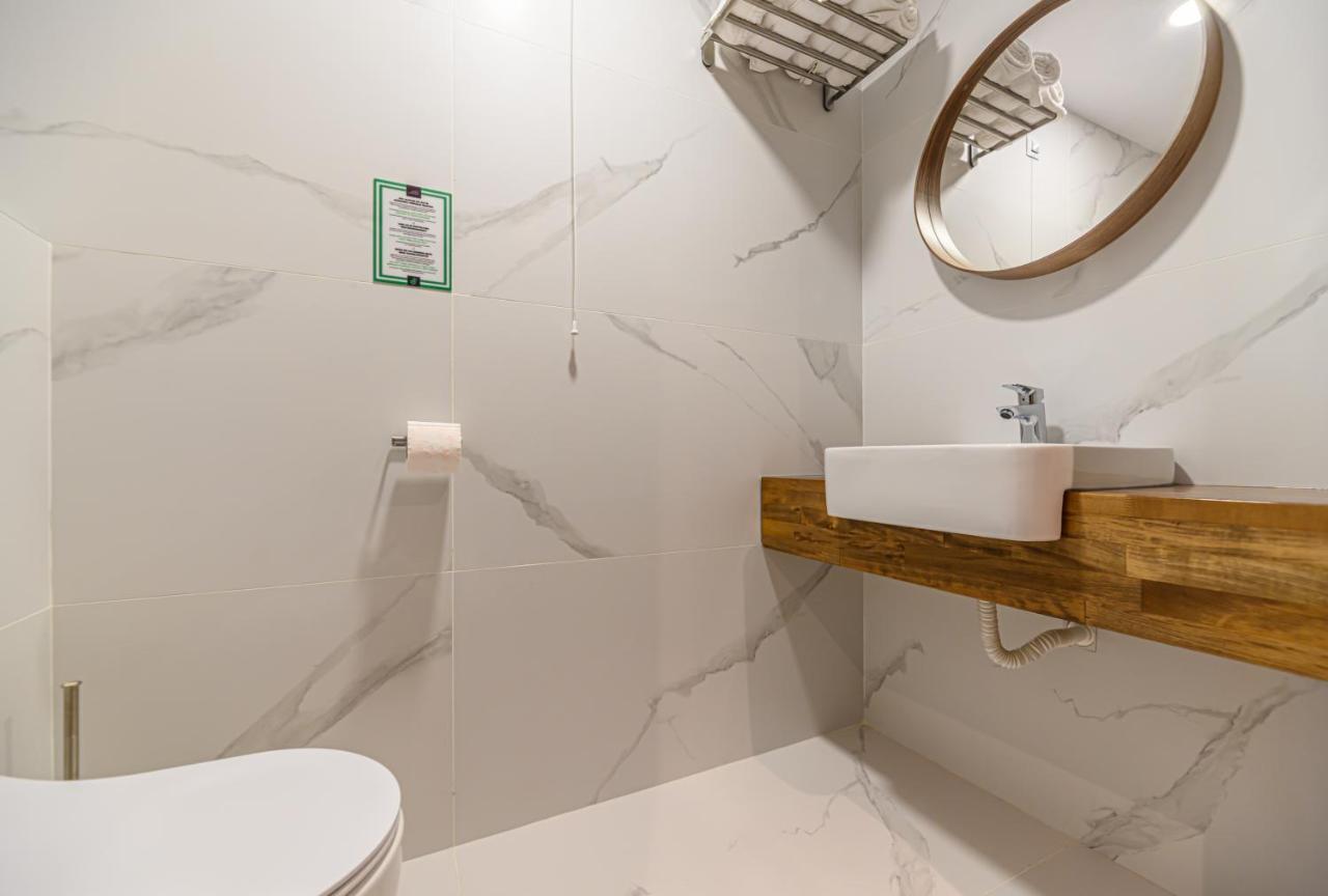 Hotel Central Pascani エクステリア 写真