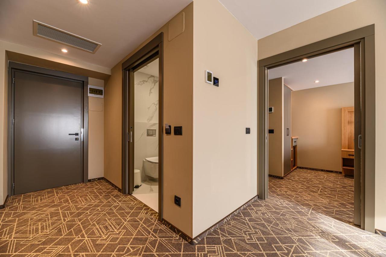 Hotel Central Pascani エクステリア 写真